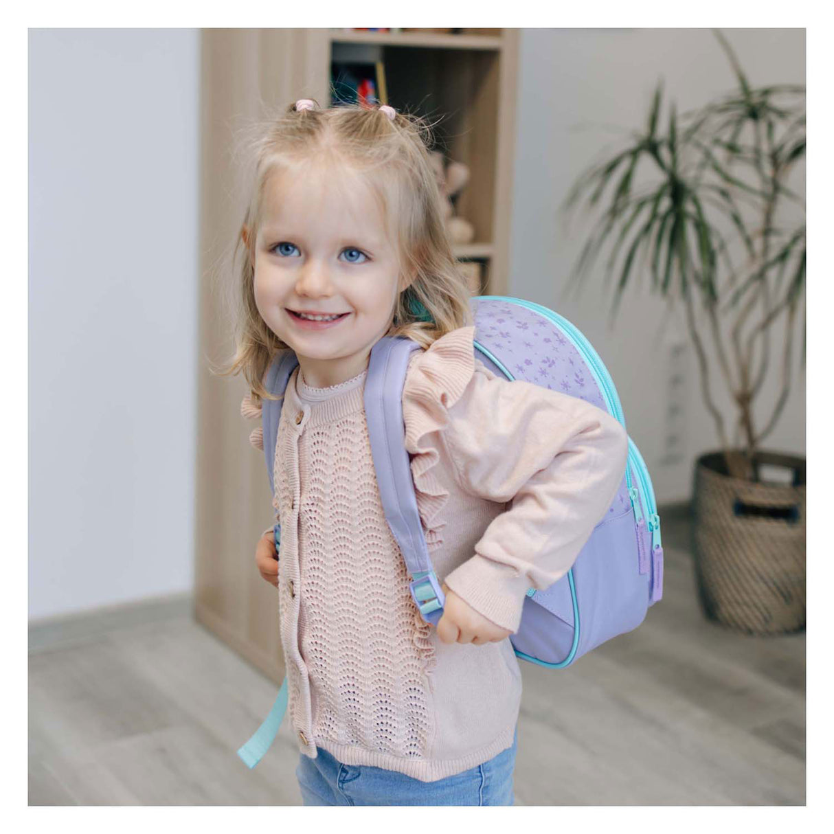 Undercover-Rucksack mit gefrorener Vordertasche
