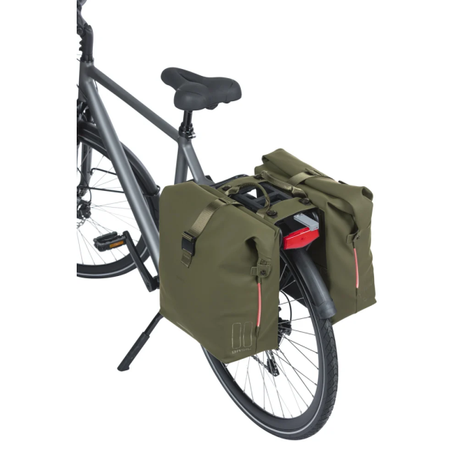 Basil Doppelte Fahrradtasche Soho Nordlicht Mik 41 Liter 15 x 31 x 38 cm – Moosgrün