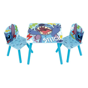 Set aus Holztisch und zwei Stühlen