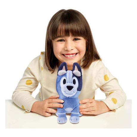 Moose Toys kuschelige Plüschsocken in Blau, 15 cm