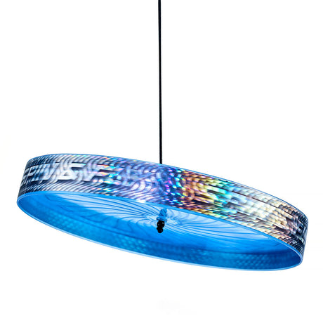 Acrobat Spin and Fly jongliert mit Frisbee – blau