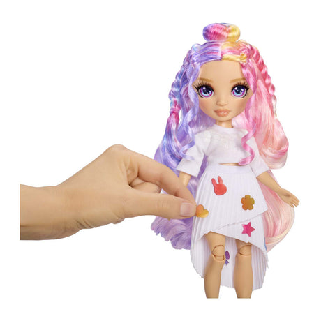 Rainbow High Air Brush kreiert Modepuppen – lila Augen