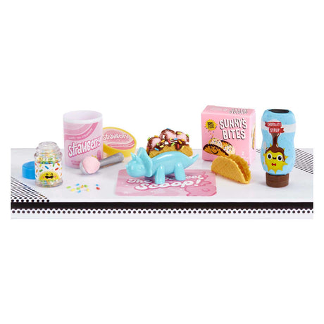 Miniverse macht es zu Mini-Lebensmitteln: Dinner-Serie 4 – Bastelset – Miniaturen herstellen – Snacks und Getränke – inklusive Tisch