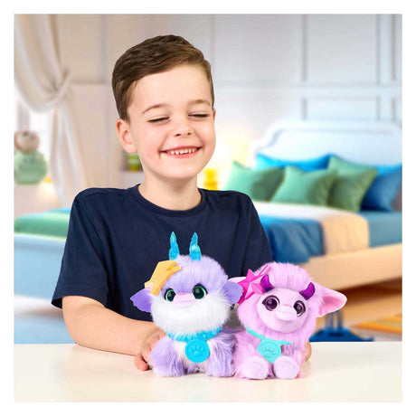 Moose Toys Scruff A Luvs – Zwillings-Fantasie-Kuscheltiere im Tragekorb – 2 magische, geheimnisvolle Plüsch-Kuscheltiere