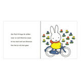 Zentrales Buchhaus Miffy auf dem Fahrrad