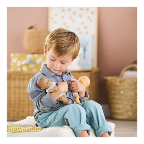 Corolle Babypuppe Mini Calin Kaninchen braune Augen 20 cm – Puppe für Kinder.