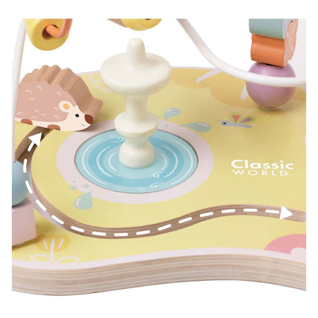 Klassisches Lernspielzeug für Motorik-Spiralen aus Holz für den Garten.