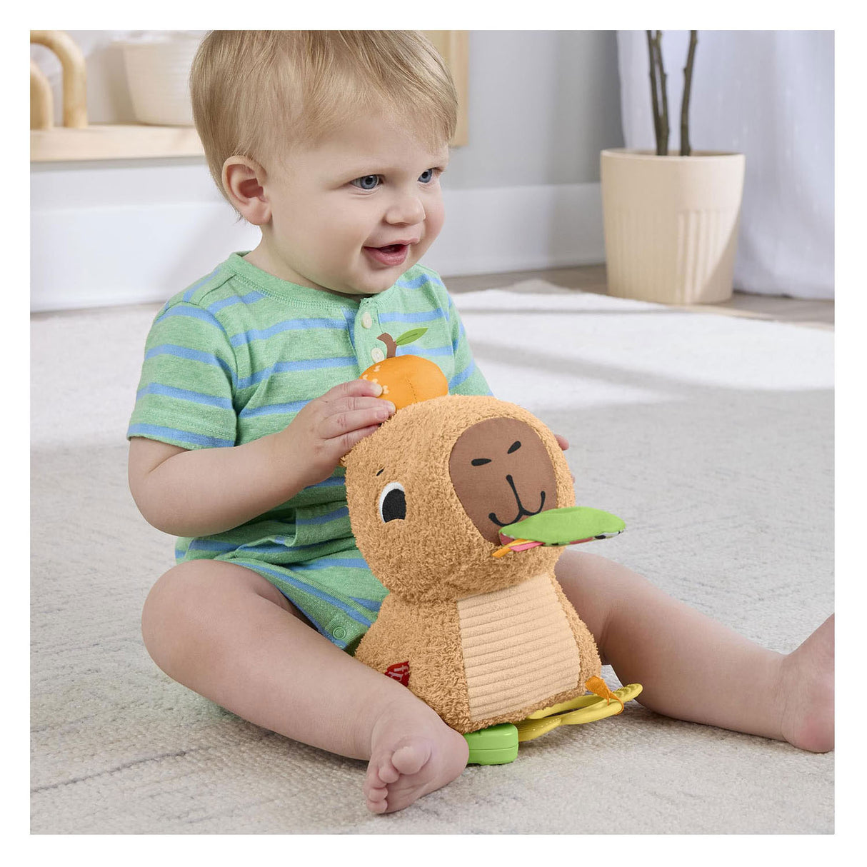 Fisher-Price Snacking Capybara Kuscheltier – Sinnesspielzeug mit Beißring und Rassel
