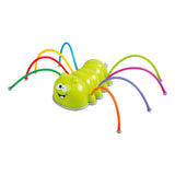Playgo spielt Wassersprinkler Carol, die Raupe
