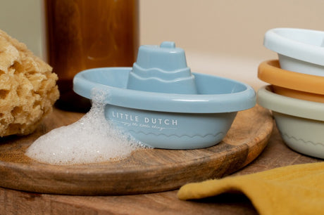 Rubo Toys Little Dutch Badeboote blau – Badespielzeug – 4 Farben – stapelbar – ab 18 Monaten
