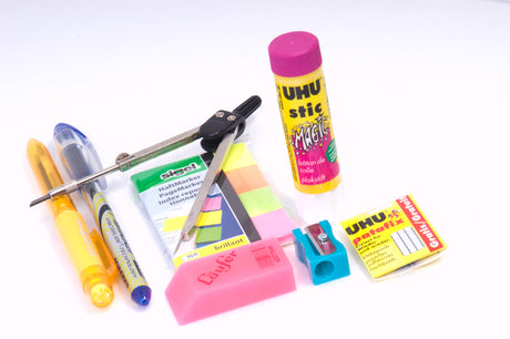 Kangaro K-7402 Becher mit Stift, Radiergummi, Kleber, Kompass usw.