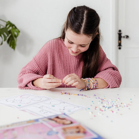 Herstellung funkelnder Totum-Armbänder
