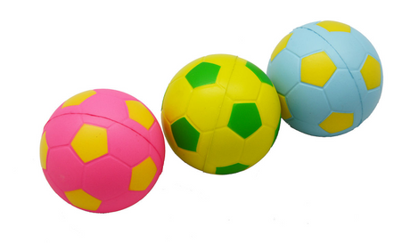 Engelhart Mix Bälle Weichschaum – Fußball-Aufdruck – Blau Rosa Gelb – 6,3 cm – 3er-Set im Netz – Weichschaumbälle – Mini-Spielbälle – Kinderfreundliches Spielzeug –