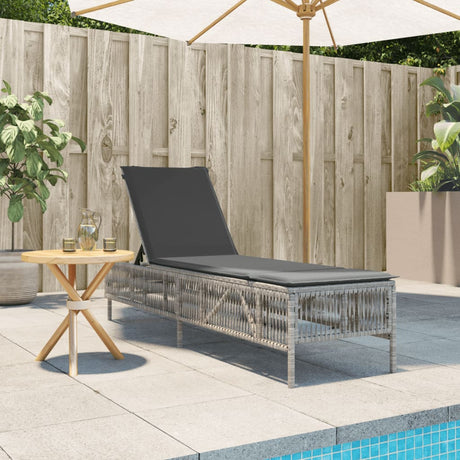 Vidaxl ligbed met kussen poly rattan lichtgrijs
