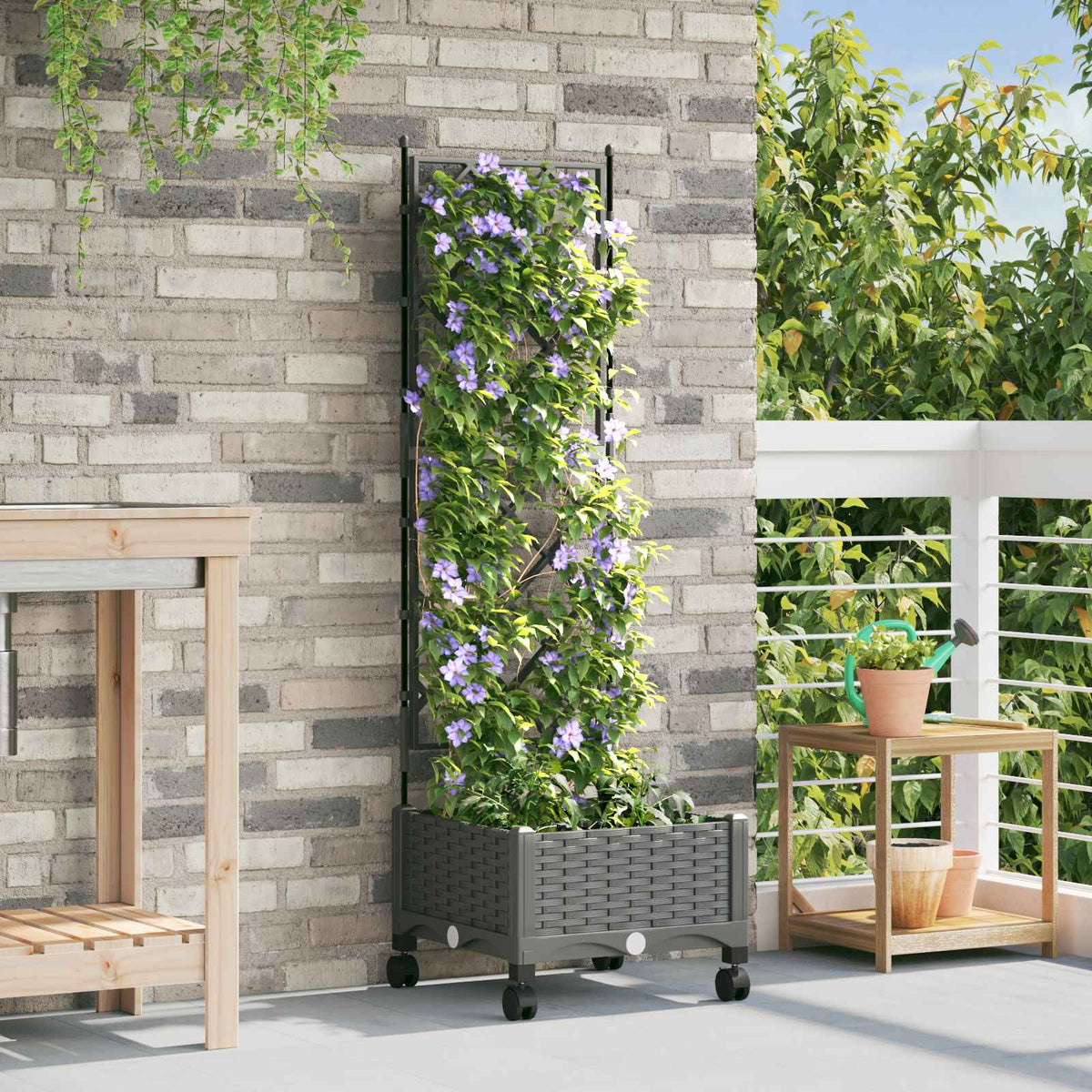 Vidaxl tuinplantbak met schutting en wielen lichtgrijs pp