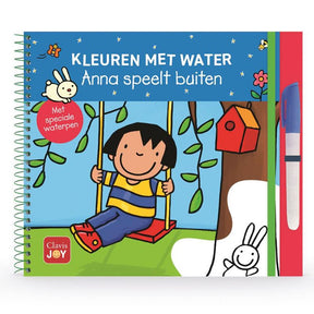 Kleuren met water. anna speelt buiten 2+