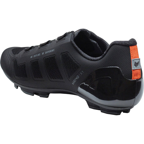 Katzenartige MTB-Schuhe Mixino XC1 Größe 43 Carbon Black