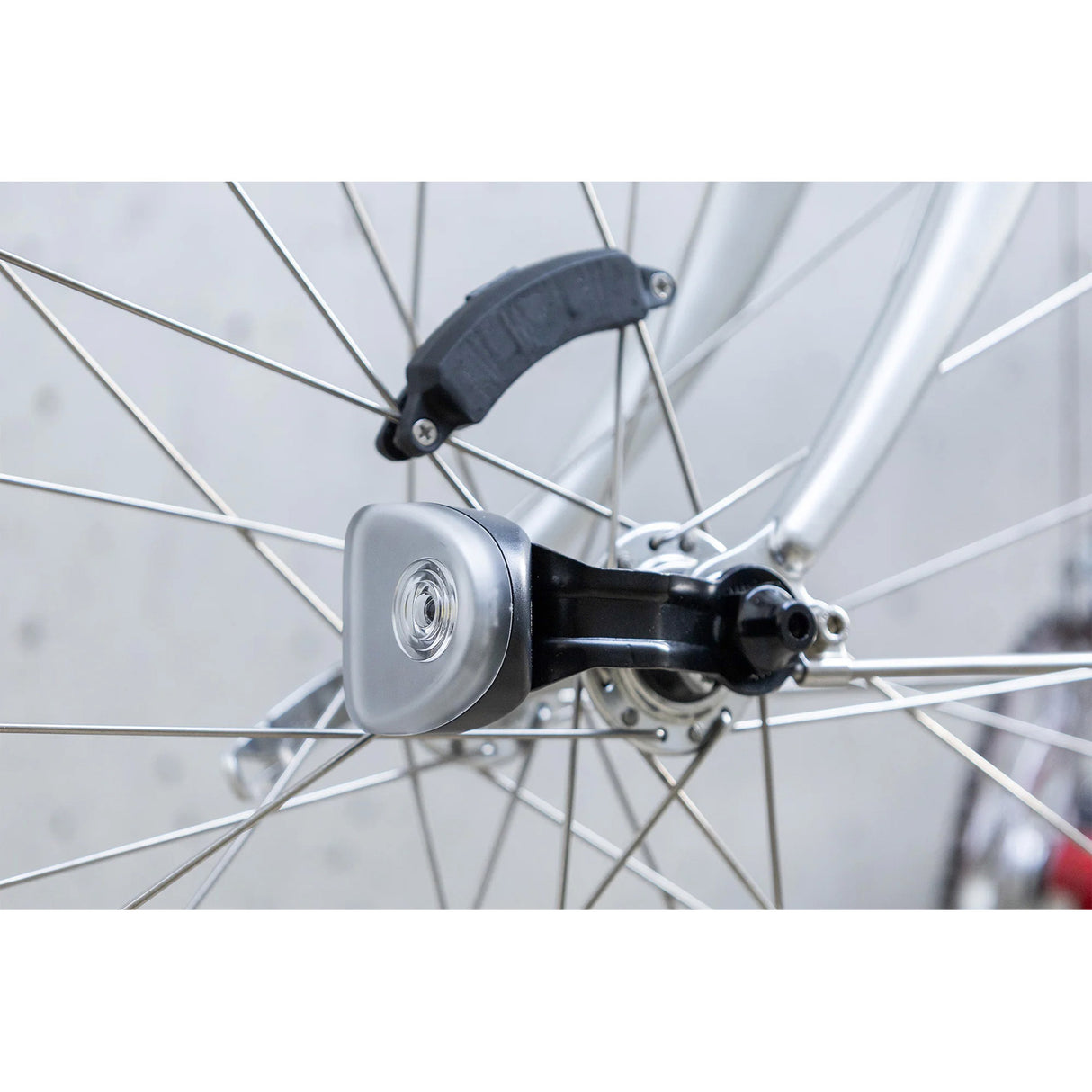 Reelight SL150C Stabiles Licht. Vorder- und hintere Fahrradbeleuchtung.