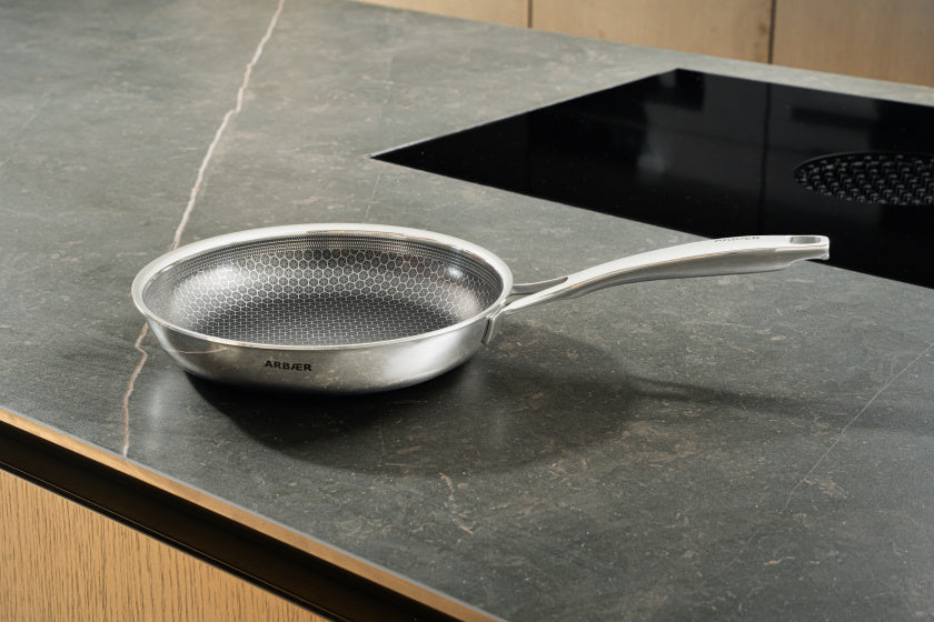 Arbaer Induktionsbratpfanne ø 24 cm mit Waben-Antihaftbeschichtung