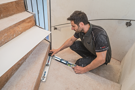 Bosch blauer Winkelmesser und Wasserwaage Gam 220 MF