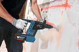 Bosch blaues 3-teiliges Kombiset GSR 18V-65 Akku-Bohrschrauber, GBH 18V-26 Bohrhammer, GWS 18V-11 Winkelschleifer, 2x GBA 18V 5,0Ah-5,5Ah – 0615A500aj