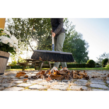 Gardena Pureline Straßenbesen FSC 100% (Holzfarbe Schwarz, 17311-20)