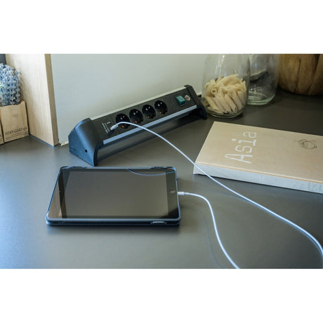 Brennerstuhl Aluminium-Office-Line-Steckdosenleiste mit USB-Ladefunktion, 4-fach schaltende Steckdosenleiste