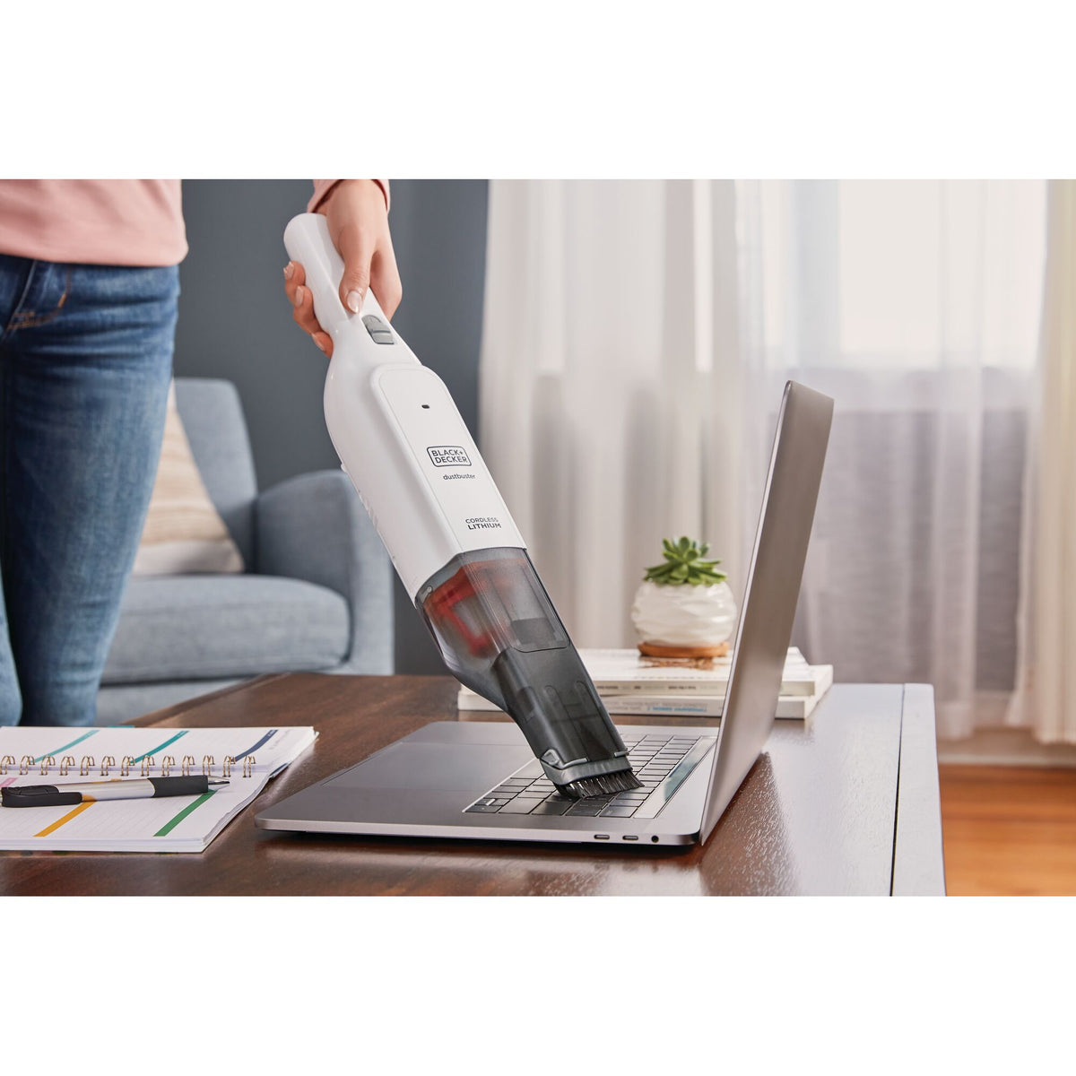 Black+decker hlvc315j11-qw 12v 1.5ah slim handvac kruimeldief handstofzuiger (wit, incl. jack-plug lader)