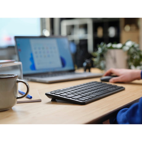Trust Lyra kompakte kabellose Tastatur (schwarz, US-Layout (QWERTY), Scherenschalter, 65 %, 2,4 GHz USB, Bluetooth)