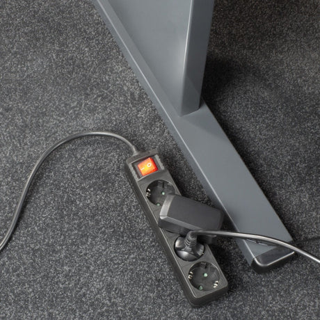 Act Connectivity Act Steckdosenleiste mit Leuchtschalter, 4 Steckdosen, 2 m, schwarz AC2440