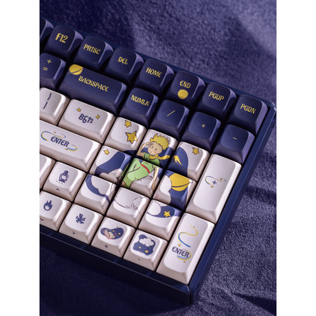 Iqunix F97 Starry Tryst RGB mechanische Gaming-Tastatur (dunkelblau, US-Layout (QWERTZ), Gateron-Rot, 96 %, RGB-LEDs, Hot-Swap-fähig, PBT, 2,4 GHz | Bluetooth 5.1 | USB-C)