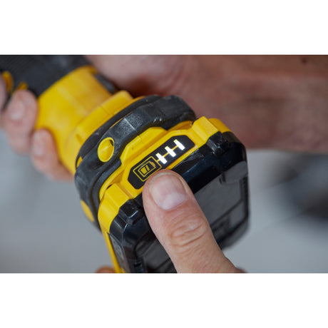 Stanley Fatmax V20 18 V Multitool Multifunktionswerkzeug (gelb schwarz, Koffer, 2 Akkus (2,0 Ah) und Ladegerät (2 A) im Lieferumfang enthalten)