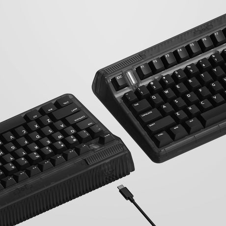 Iqunix OG80 Dark Side kabellose mechanische Tastatur (Schwarz, US-Layout (QWERTY), Gateron-Braun, 80 % (TKL), RGB-LEDs, Hot-Swap-fähig, PBT, 2,4 GHz | Bluetooth 5.1 | USB-C)