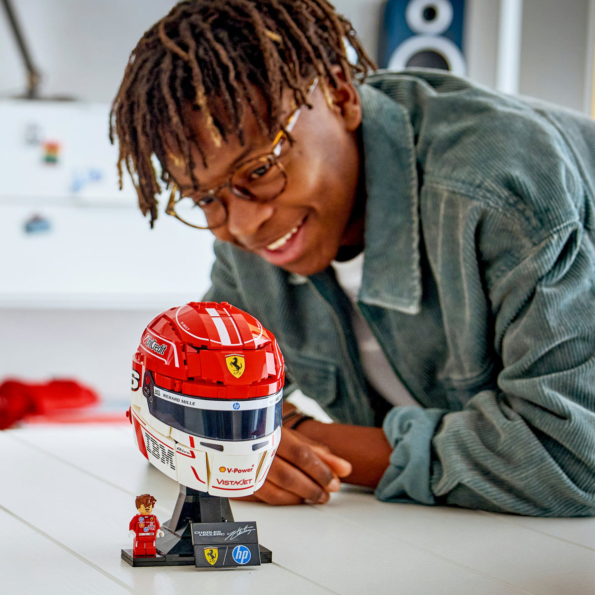 Lego Editions Scuderia Ferrari HP Helm von Charles Leclerc – 43014