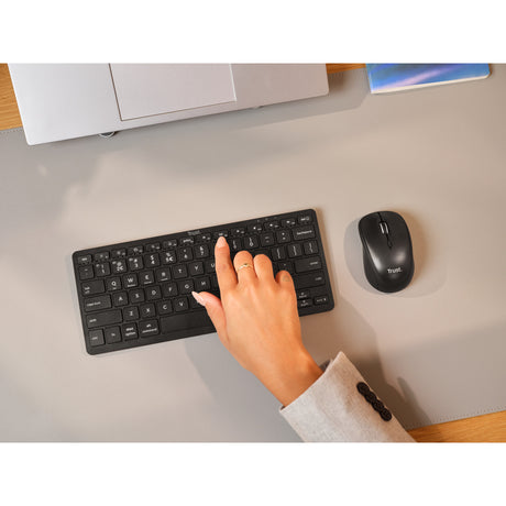 Trust Nado II Bluetooth-Tastatur (schwarz, US-Layout (QWERTZ), Scherenschalter, 80 % (TKL), Bluetooth)