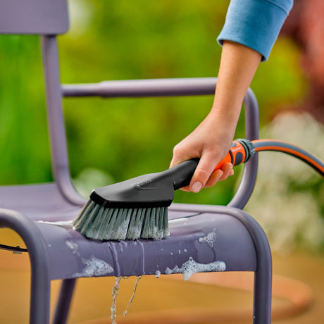 Gardena Cleansystem Reinigungsset mit Handbürste, weicher Seifenstäbchen-Waschbürste (grau, 18860-20)