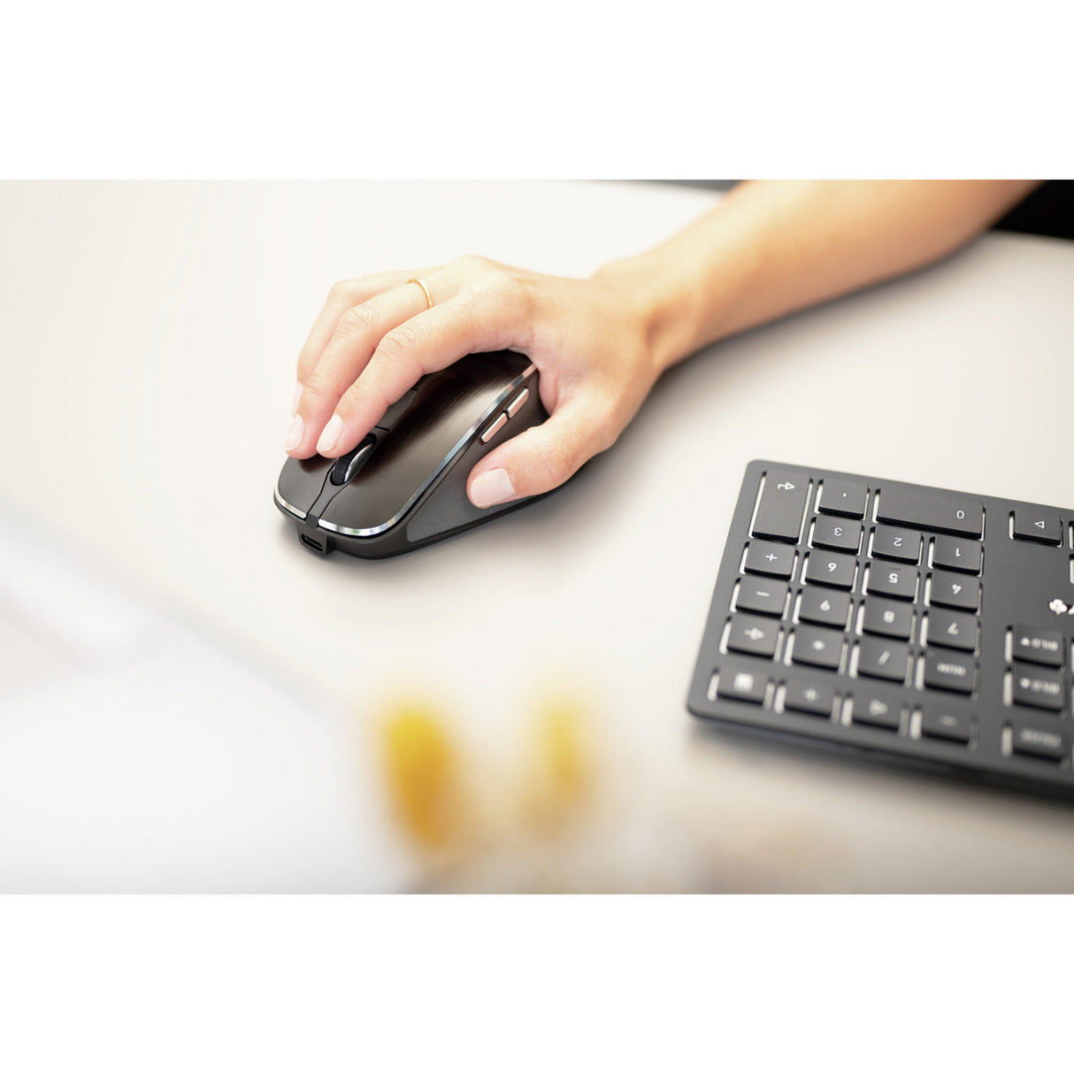 Cherry DW 9500 Slim, Desktop-Set (Schwarz Silber, EU-Layout (QWERTY), Scherenschalter, 3.000 dpi, 2,4 GHz Bluetooth 4.2)