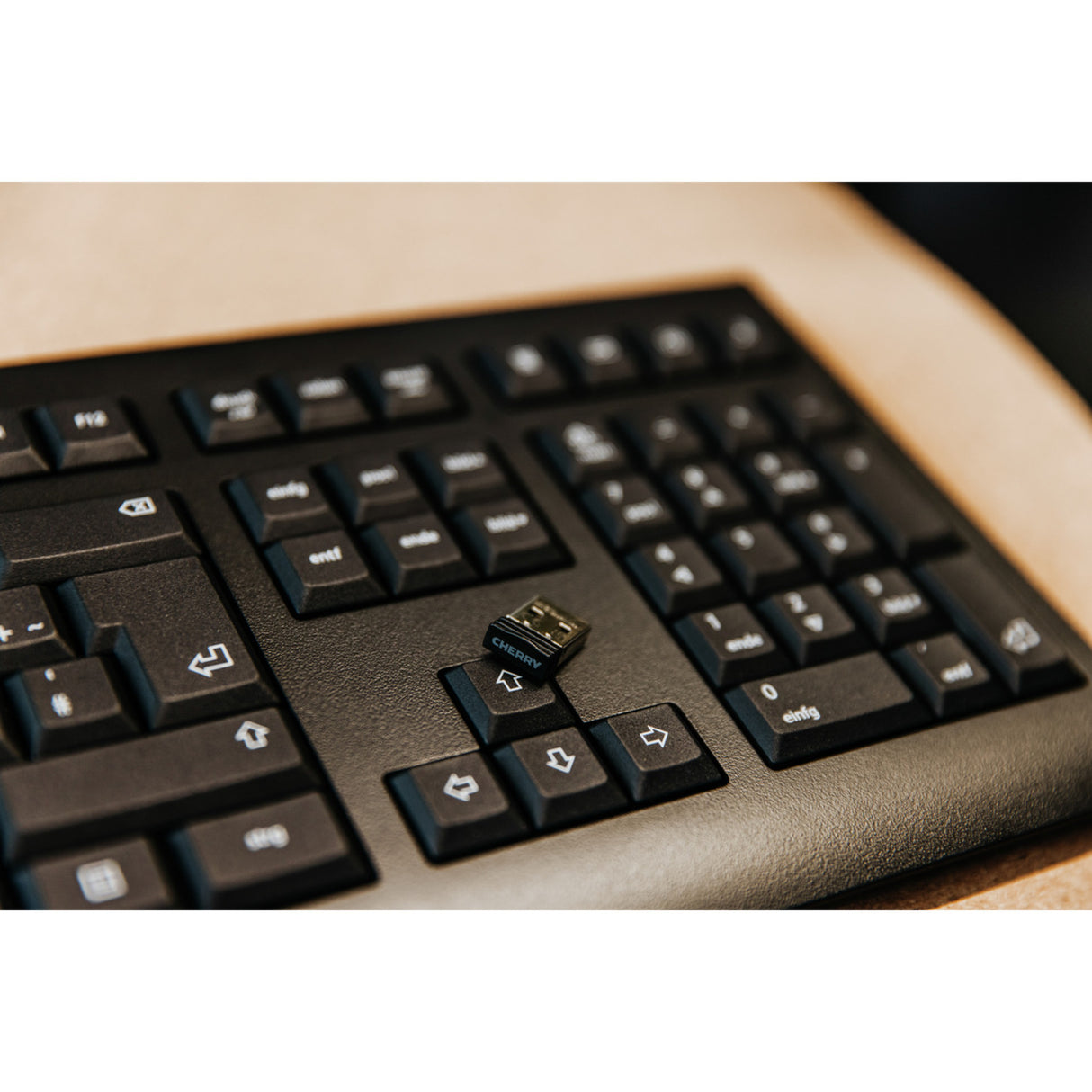 Cherry KW 3000, Tastatur (schwarz, EU-Layout (QWERTY), Rubber Dome, 2,4 GHz)