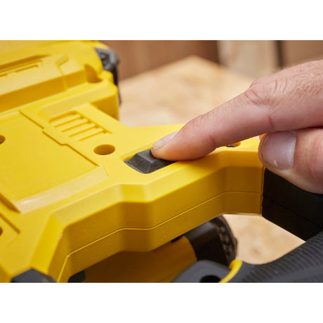 Stanley Fatmax V20 18 V 4,0 Ah 190 mm Kapp- und Gehrungssäge (gelb schwarz, Akku (18 V, 4,0 Ah) und Ladegerät (2 A) im Lieferumfang enthalten)