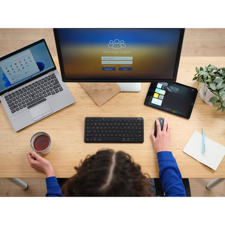 Trust Lyra kompakte kabellose Tastatur (schwarz, US-Layout (QWERTY), Scherenschalter, 65 %, 2,4 GHz USB, Bluetooth)