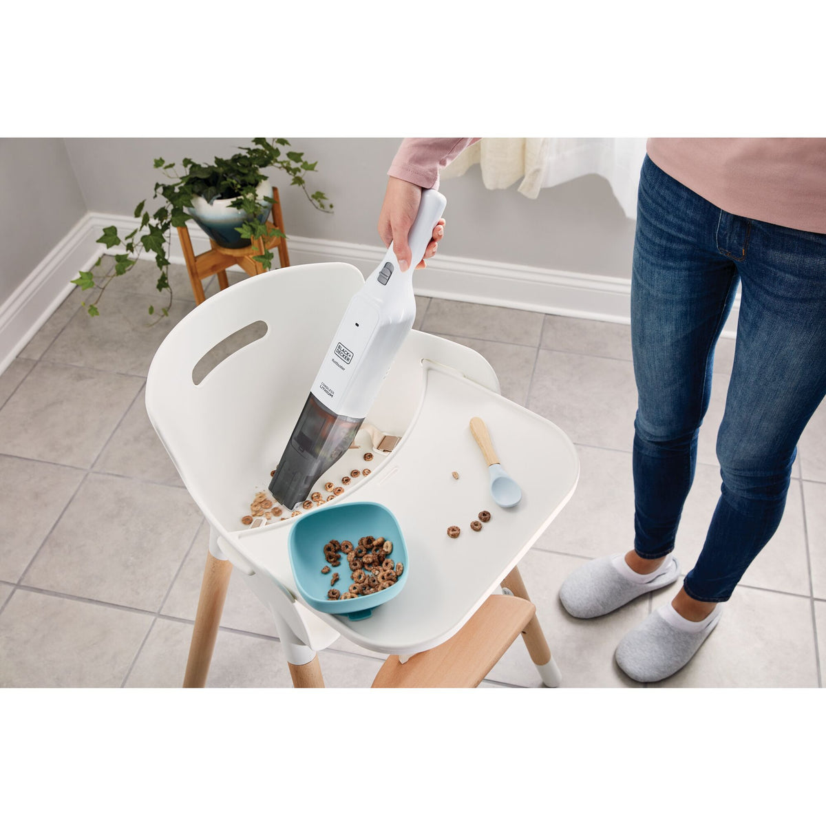 Black+decker hlvc315j11-qw 12v 1.5ah slim handvac kruimeldief handstofzuiger (wit, incl. jack-plug lader)