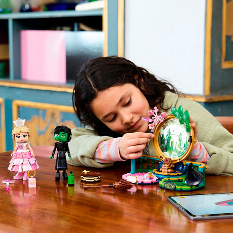 Lego 75682 böse Elphaba- und Glinda-Figuren