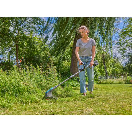 Gardena Powertrim 30 18V Rasentrimmer (Grau Türkis, Akku und Ladegerät nicht im Lieferumfang enthalten)