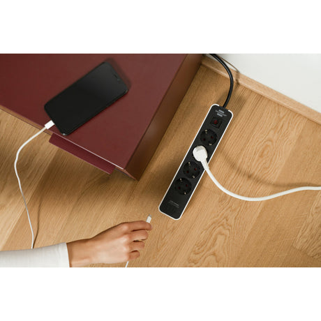 Brennerstuhl ecolor 4-fach Steckdosenleiste mit 2 USB-Ladeanschlüssen (Mehrfachsteckdosenleiste USB-C mit Schalter und 1,5 m Kabel)