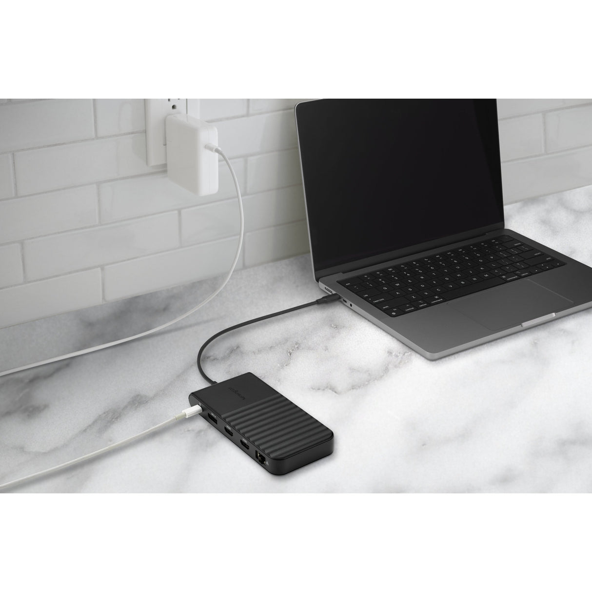 Kensington UH1500P EQ USB-C 5 Gbit/s Triple Video Driverless Mobile Dock Dockingstation (Schwarz)