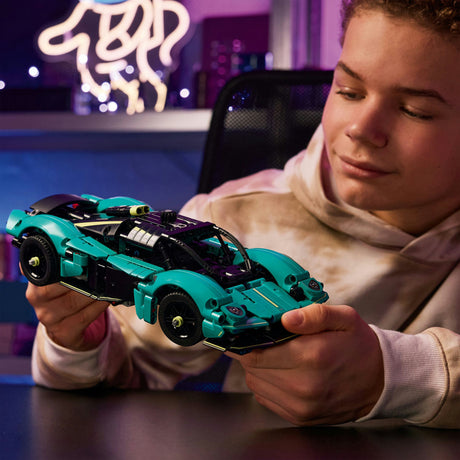 Lego® Technic Aston Martin Valkyrie Modellauto-Set – 42208