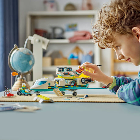 Lego® City Ambulanzflugzeug, Spielzeugflugzeug – 60465