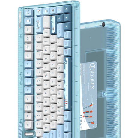 Iqunix OG80 Wintertide kabellose mechanische Tastatur (Hellblau, US-Layout (QWERTY), Iqunix Moonstone, 80 % (TKL), RGB-LEDs, Hot-Swap-fähig, PBT, 2,4 GHz | Bluetooth 5.1 | USB-C)