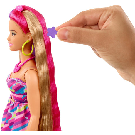 Barbie-Puppe mit totalen Haaren
