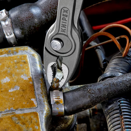 Knipex Frontgripzange | Länge 200 mm | polierte Mehrkomponentenhüllen | schwarz phosphatiert | 1 Stück - 82 02 200 - 82 02 200